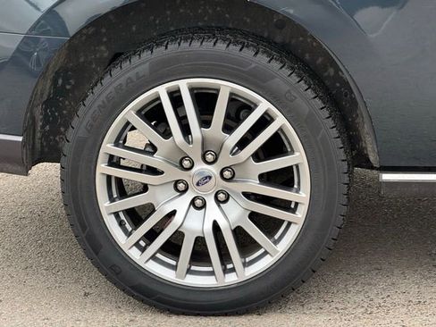 Used 2023 Ford Expedition Limited image 7