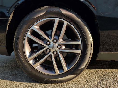 Used 2019 Dodge Challenger SXT image 35