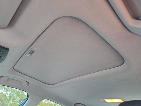 Used 2024 Nissan Sentra SR w/ SR Premium Package image 17