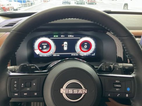 Used 2025 Nissan Pathfinder Platinum w/ Cargo Package image 8