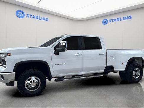 Used 2025 Chevrolet Silverado 3500 LTZ w/ LTZ Plus Package image 2