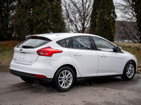 Used 2018 Ford Focus SE w/ Cold Weather Package image 5