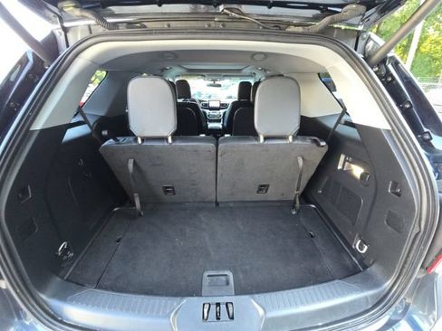 Used 2023 Ford Explorer XLT w/ Equipment Group 202A RWD image 17