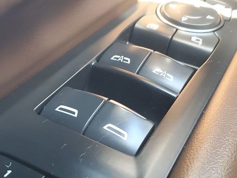 Used 2021 Chevrolet Suburban High Country image 35