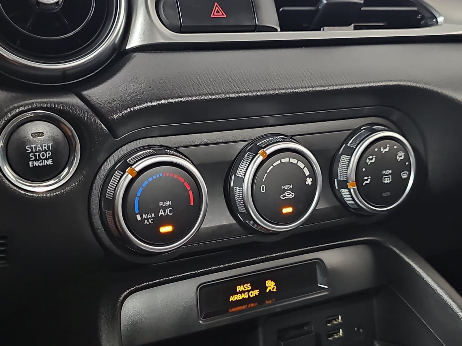 Used 2018 FIAT 124 Spider Classica w/ Technology & Siriusxm Group RWD image 19
