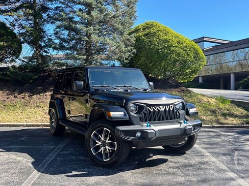 Used 2024 Jeep Wrangler Unlimited w/ Convenience Group image 1