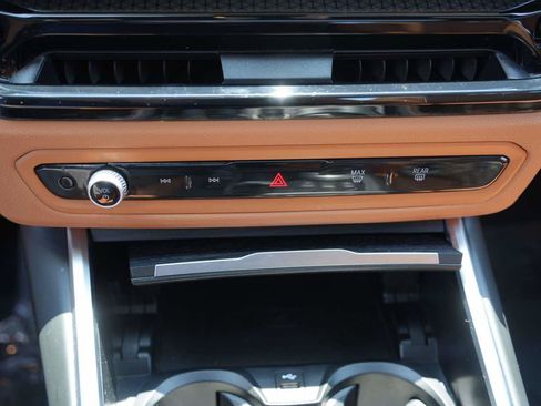 Used 2025 BMW 330i Sedan w/ Convenience Package RWD image 20