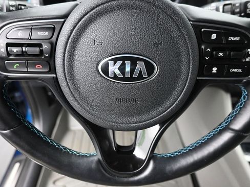 Used 2018 Kia Niro Touring FWD image 15