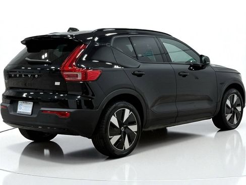 Used 2024 Volvo XC40 Recharge Core w/ Protection Package Premier image 8