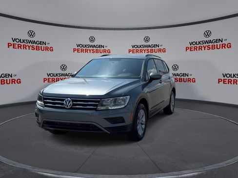 Used 2018 Volkswagen Tiguan S w/ 3rd Row Seat Package AWD/4WD image 3