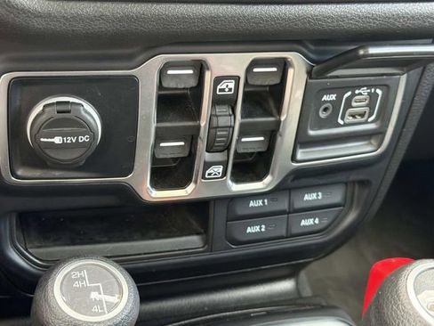 Used 2024 Jeep Gladiator Sport AWD/4WD image 31