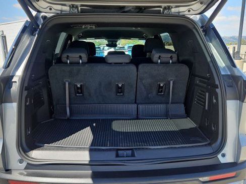 Used 2026 Chevrolet Traverse LT w/ Driver Confidence Package FWD image 26