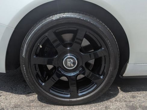Used 2018 Rolls-Royce Dawn RWD image 71