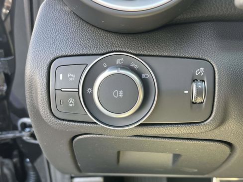 Used 2024 Alfa Romeo Giulia Veloce image 44