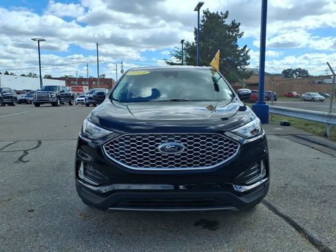 Certified 2024 Ford Edge SEL w/ Convenience Package AWD/4WD image 3