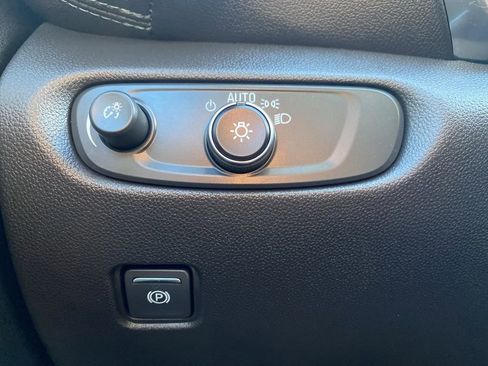 Used 2021 Chevrolet Blazer LT image 21