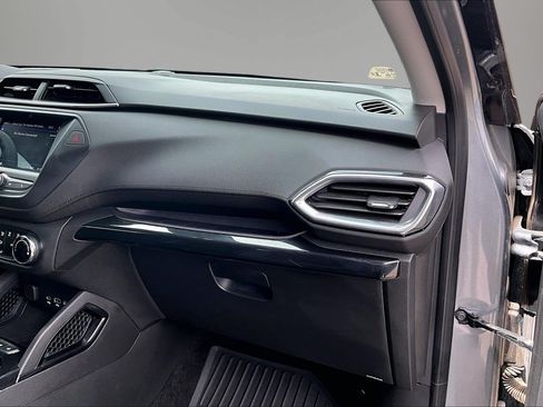 Used 2023 Chevrolet TrailBlazer LT FWD image 25
