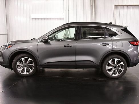 Used 2024 Ford Escape Platinum AWD/4WD image 4