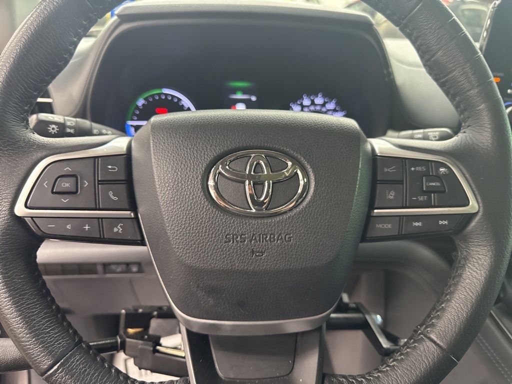Used 2021 Toyota Sienna XLE FWD image 30
