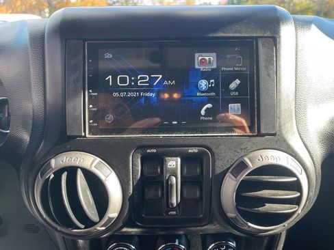 Used 2013 Jeep Wrangler Unlimited Sport image 18