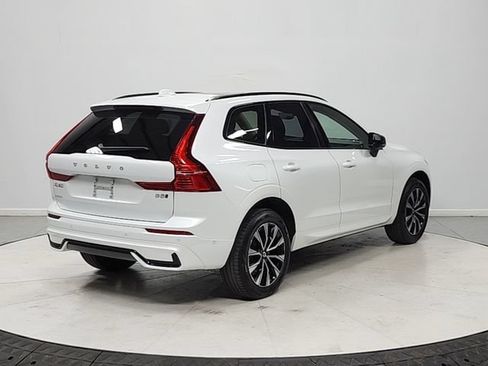 Used 2025 Volvo XC60 B5 Plus AWD/4WD image 7