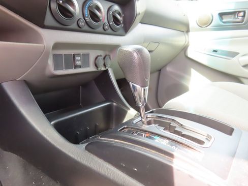 Used 2015 Toyota Tacoma PreRunner w/ Convenience Package image 26