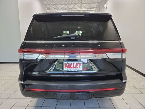 Used 2024 Lincoln Navigator L Reserve AWD/4WD image 11