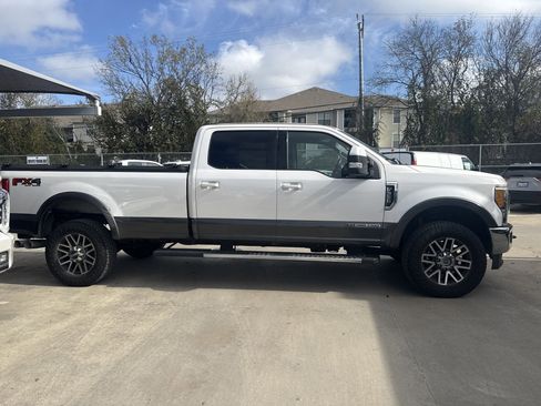 Used 2017 Ford F350 Lariat w/ Lariat Value Package image 2
