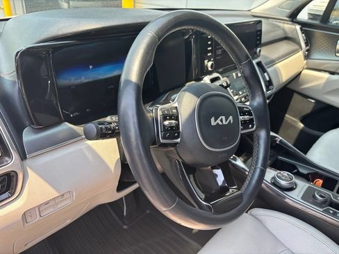 Certified 2023 Kia Sorento SX Prestige AWD/4WD image 9