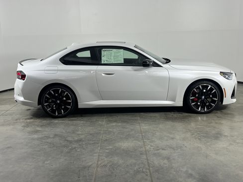 Used 2025 BMW M240i xDrive Coupe w/ Premium Package image 8