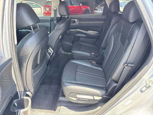 Used 2022 Kia Sorento SX FWD image 12
