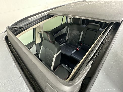 Used 2024 Volkswagen Atlas Peak Edition SEL image 21