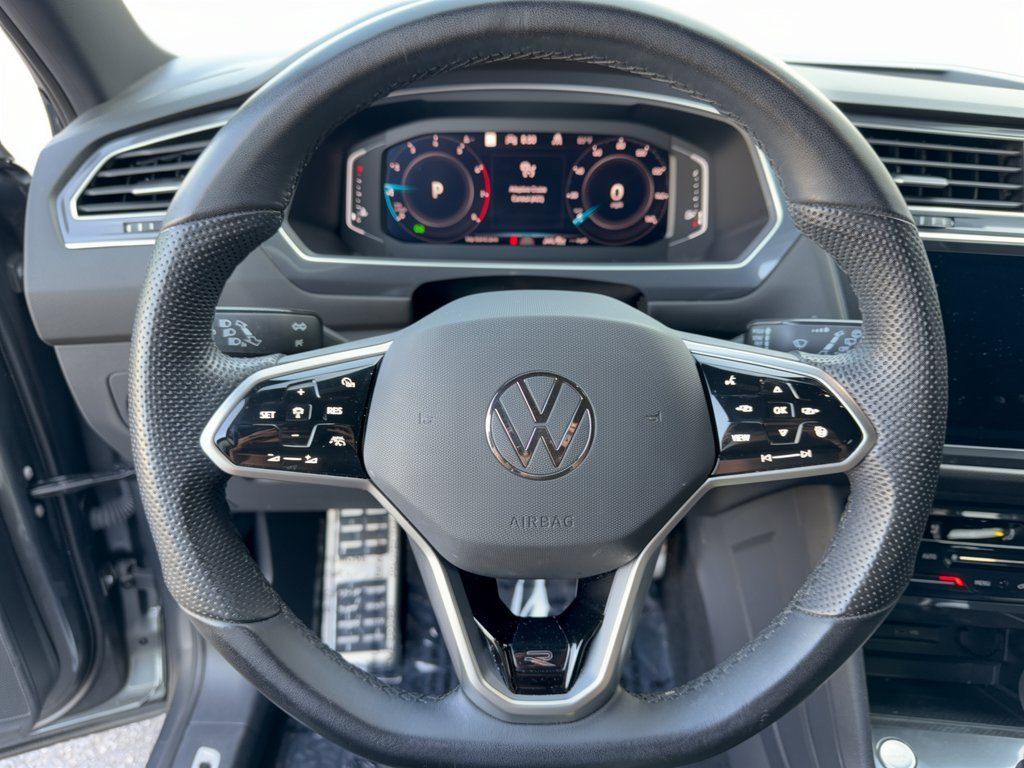 Used 2024 Volkswagen Tiguan SEL R-Line w/ MDO Package, Two-Row AWD/4WD image 10