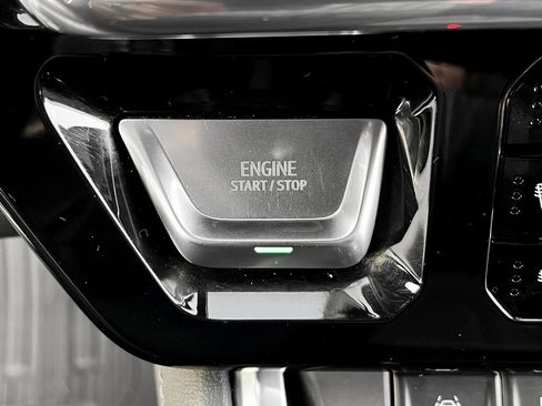 Used 2025 GMC Sierra 1500 Denali image 8