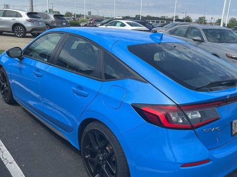 Used 2023 Honda Civic Sport image 5