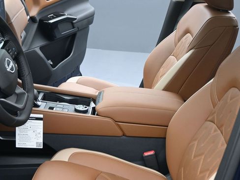 New 2026 Nissan Pathfinder Platinum AWD/4WD image 19