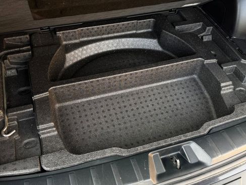 Used 2019 Subaru Forester Premium AWD/4WD image 6