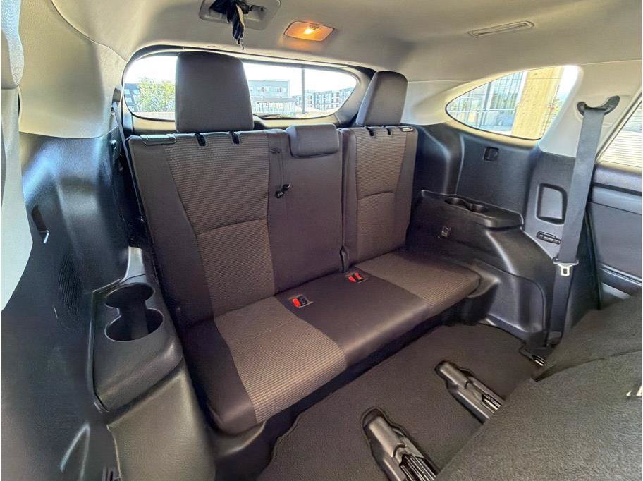 Used 2023 Toyota Highlander LE AWD/4WD image 13