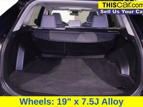 Used 2019 Toyota RAV4 XLE Premium FWD image 31