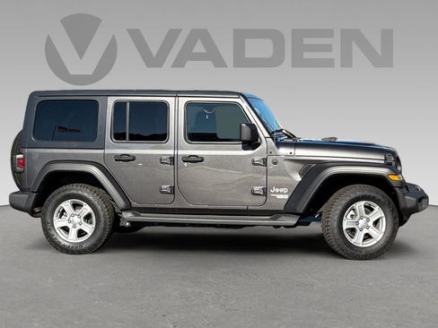 Used 2019 Jeep Wrangler Unlimited Sport S image 3