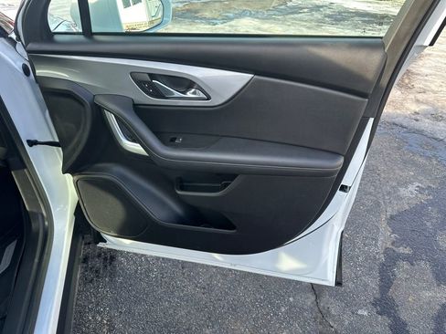 Used 2020 Chevrolet Blazer LT image 40