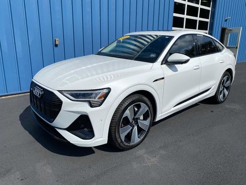 Used 2021 Audi e-tron Prestige w/ Prestige Package image 2
