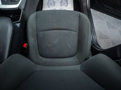 Certified 2025 Toyota RAV4 LE AWD/4WD image 33
