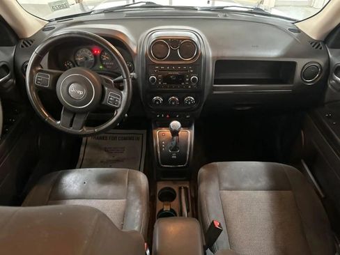 Used 2016 Jeep Patriot Latitude AWD/4WD image 14