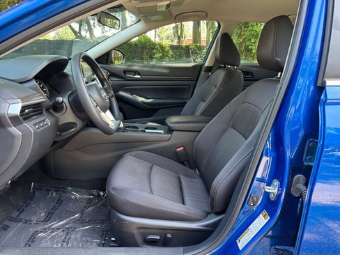 Used 2025 Nissan Altima 2.5 SV FWD image 27