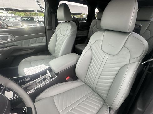 New 2025 Kia Sorento SX Prestige w/ Sage Leather Package image 17