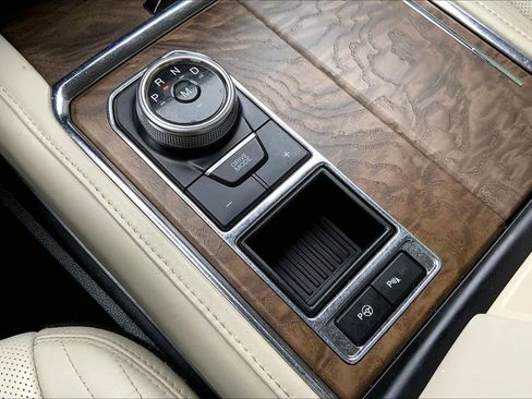 Used 2020 Ford Expedition Platinum image 36
