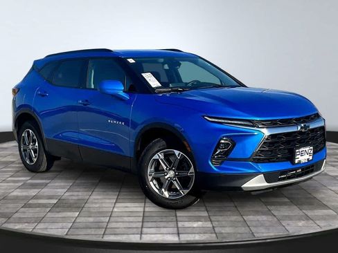 Used 2024 Chevrolet Blazer LT w/ Convenience Package AWD/4WD image 3