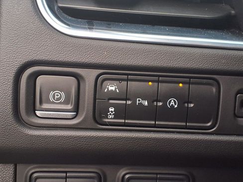 Used 2023 Chevrolet Tahoe LT AWD/4WD image 12