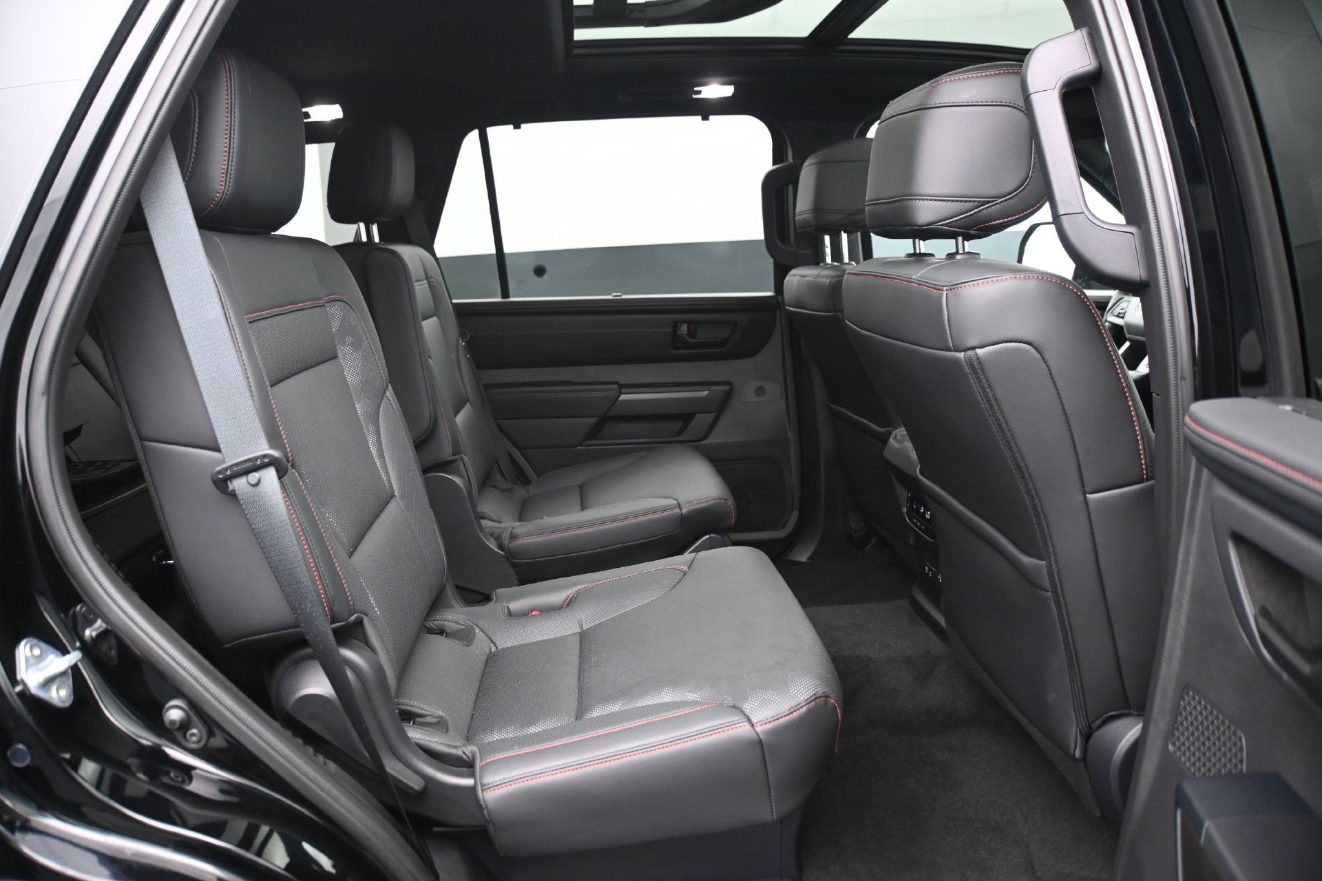 Used 2025 Toyota Sequoia TRD Pro AWD/4WD image 14